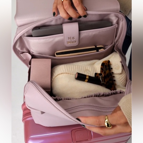 Béis The Wicked Backpack in Wicked Pink - Picture 3 of 16